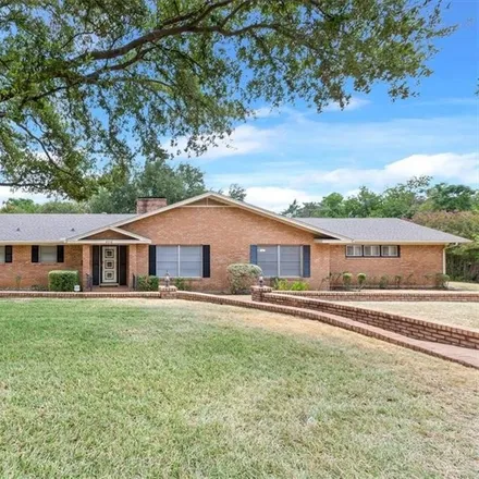 Buy this 3 bed house on 4936 Ridgeview Drive in Waco, TX 76710