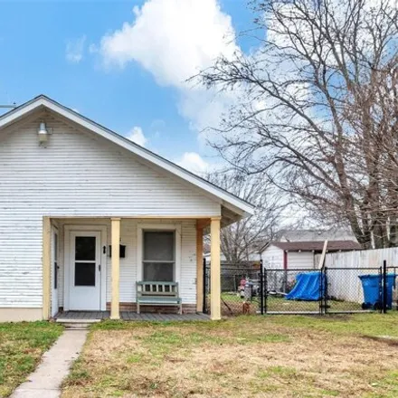Buy this 1 bed house on 535 South Barrett Avenue in Denison, TX 75020