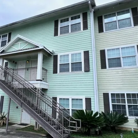 Rent this 4 bed condo on 1952 Midyette Road in Tallahassee, FL 32301