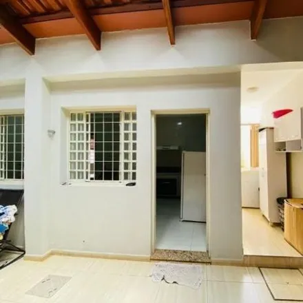 Buy this 5 bed house on Rua João Batista de Resende in Alto Umuarama, Uberlândia - MG