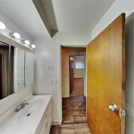 Image 3 - 1384 Lincoln Street, Salt Lake City, UT 84105, USA - Apartment for rent