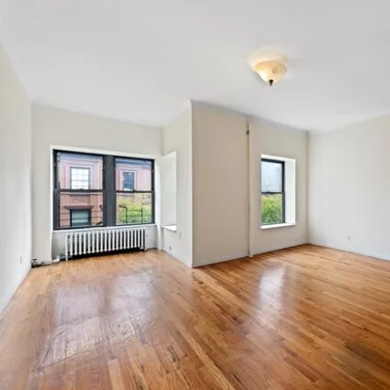 Rent this 4 bed apartment on 64 West 84th Street in New York, NY 10024