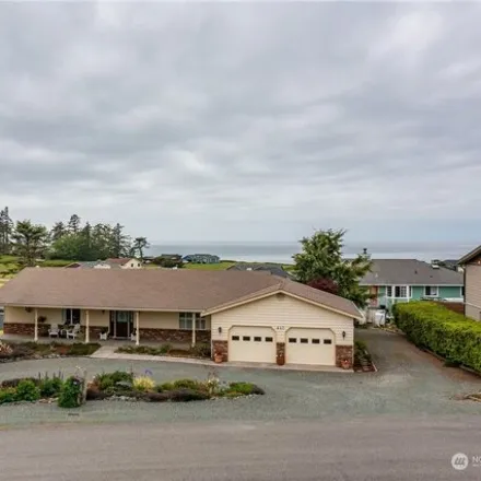 Buy this 3 bed house on 637 Palisades Drive in Island County, WA 98239