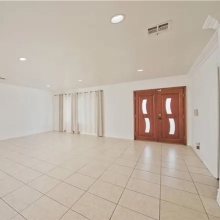Image 7 - Alley 86166, Los Angeles, CA 91316, USA - House for rent