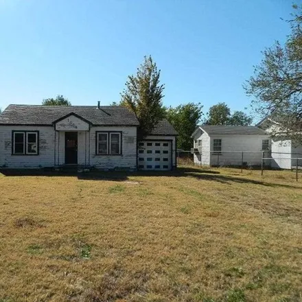 Buy this 2 bed house on 1046 Southwest McKinley Avenue in Lawton, OK 73501