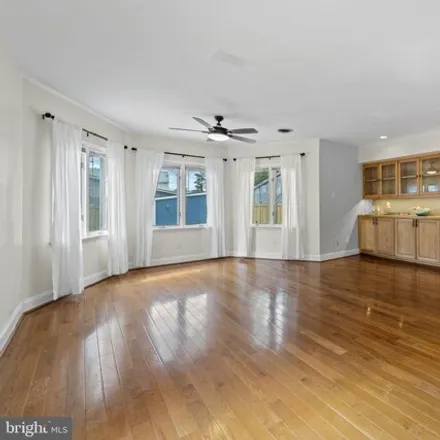 Image 9 - 5621 7th Place South, Arlington, VA 22204, USA - House for sale