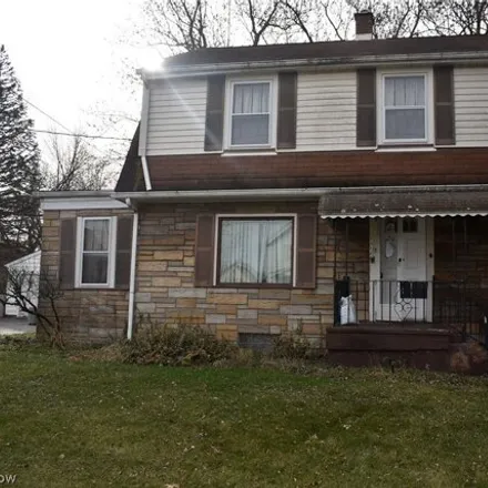 Buy this 3 bed house on 1220 Mc Kinley Street Northeast in Warren, OH 44483