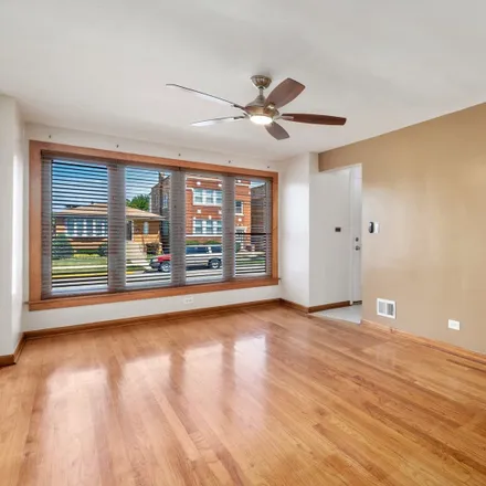 Image 3 - 5911 West 64th Place, Chicago, IL 60638, USA - House for sale