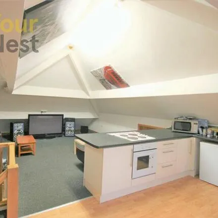 Rent this 6 bed duplex on 5 Becketts Park Road in Leeds, LS6 3PG