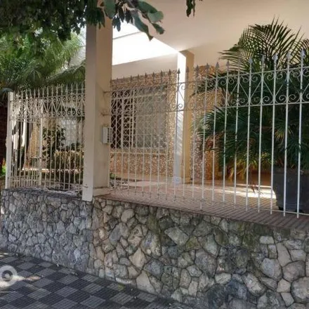 Buy this 3 bed house on Rua Domiciano Silva in Jardim Nasralla, Bauru - SP