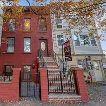 Buy this studio house on 768 Herkimer Street in New York, NY 11233