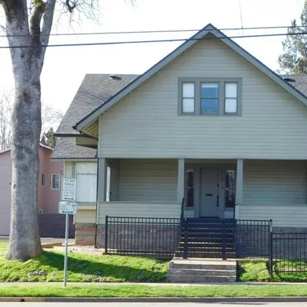 Buy this 5 bed house on 215 14th Street Southeast in Salem, OR 97301