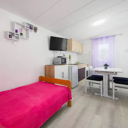 Image 1 - 52465 Tar, Croatia - Apartment for rent