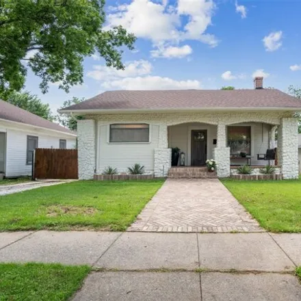 Buy this 3 bed house on 2236 Washington Avenue in Fort Worth, TX 76110
