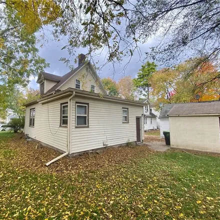 Image 4 - 1114 7th Street East, Menomonie, WI 54751, USA - Duplex for sale