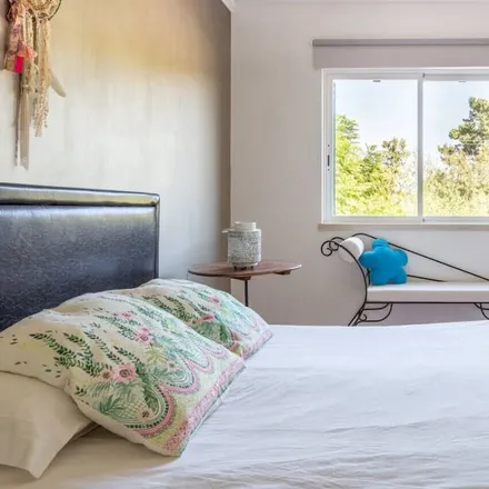 Rent this 2 bed apartment on Rua de Portugal in 2820-026 Almada, Portugal