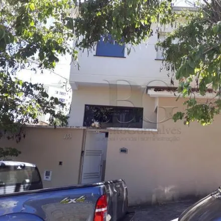 Buy this 2 bed house on Rua Doutor Mário Mourão in Região Urbana Homogênea XV, Poços de Caldas - MG