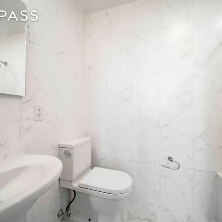 Image 2 - 555 Malcolm X Boulevard, New York, NY 10037, USA - Apartment for rent