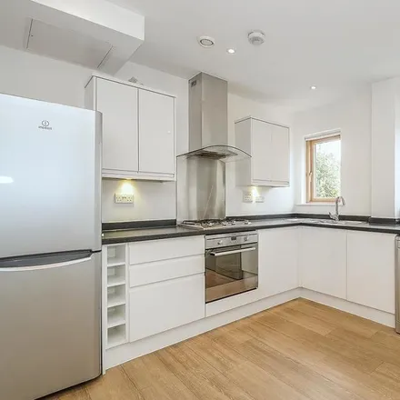 Image 5 - 203 Green Lanes, Bowes Park, London, N13 4UH, United Kingdom - Apartment for rent