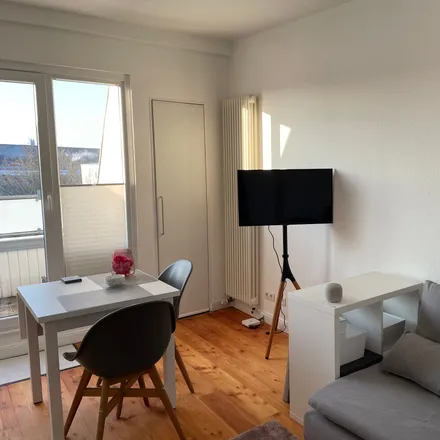 Rent this 1 bed apartment on Lokstedter Weg 104 in 20251 Hamburg, Germany