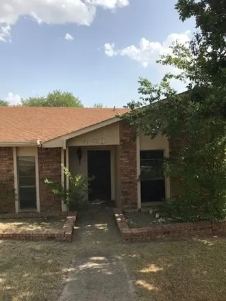 Image 2 - 4766 Roberts Drive, The Colony, TX 75056, USA - House for sale