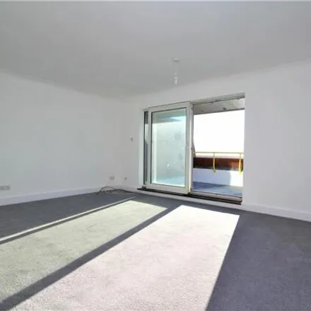 Image 4 - Capella House, West Parade, Worthing, BN11 3QX, United Kingdom - Apartment for rent