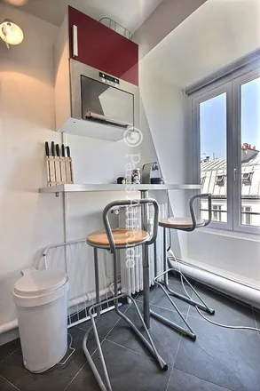 Image 9 - 9 Rue Pierre le Grand, 75008 Paris, France - Apartment for rent