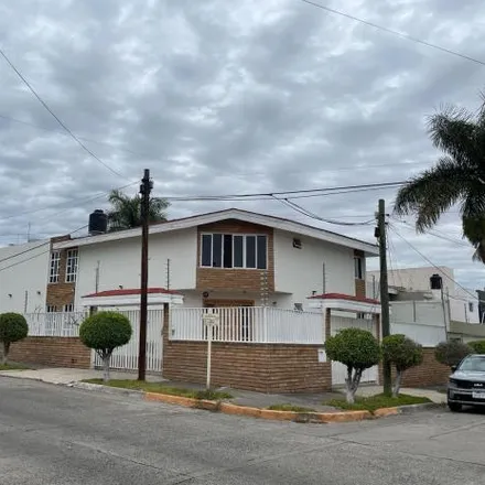 Buy this 5 bed house on Calle Comerciantes in Arcos de Guadalupe, 45037 Zapopan
