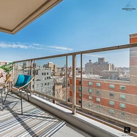 Image 2 - 115 East 9th Street, New York, NY 10003, USA - Apartment for sale