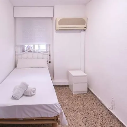 Image 3 - Mesquita de València, Carrer del Palància, 46021 Valencia, Spain - Apartment for rent