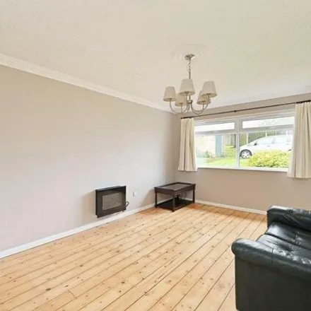 Image 5 - Snelston Close, Holmesfield, S18 8RH, United Kingdom - Duplex for sale