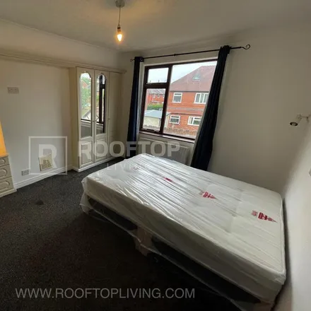Image 6 - 107 St Anne's Road, Leeds, LS6 3PA, United Kingdom - House for rent