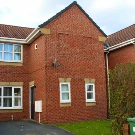 Buy this 3 bed townhouse on Salisbury Mews in Tingley, WF3 1WA