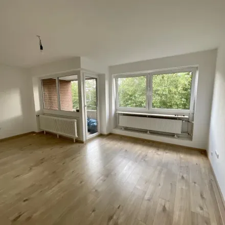 Rent this 3 bed apartment on Vieländer Weg 262 in 27574 Bremerhaven, Germany