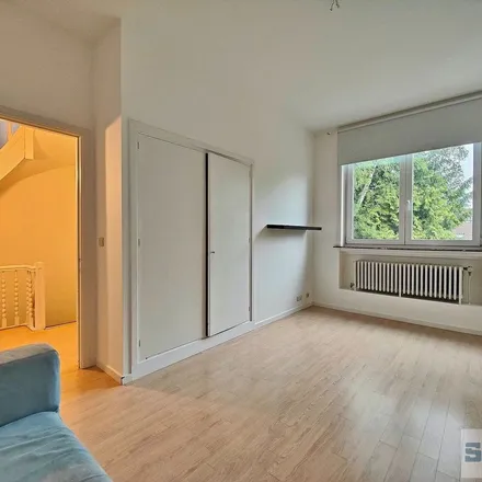 Rent this 5 bed apartment on Avenue Van Crombrugghe - Van Crombrugghelaan 176 in 1150 Woluwe-Saint-Pierre - Sint-Pieters-Woluwe, Belgium
