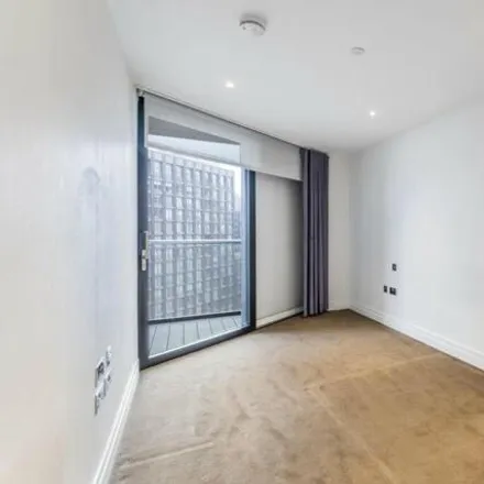 Image 5 - Montrose Building, 2 Malthouse Road, London, SW8 5AX, United Kingdom - Apartment for rent