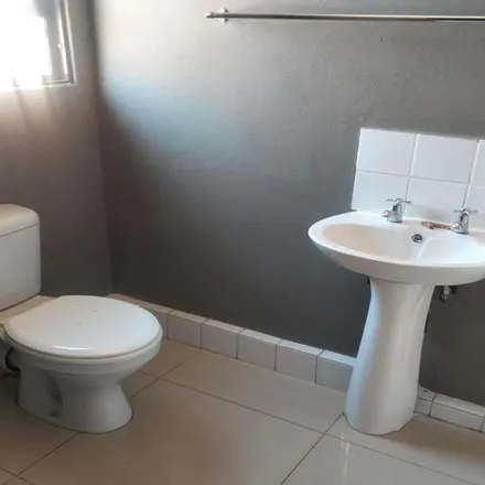 Image 2 - unnamed road, Modderbee, Gauteng, 1520, South Africa - Apartment for rent