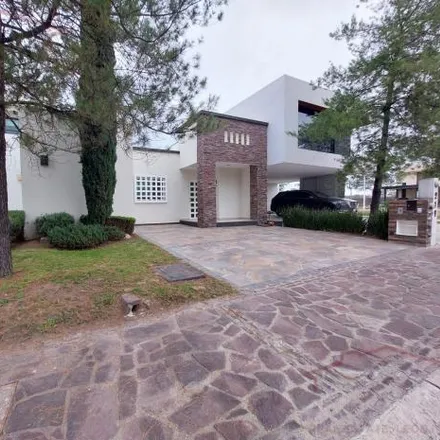 Rent this 3 bed house on Calle Vía Palermo in La Campiña Del Bosque Ii, 37690 León