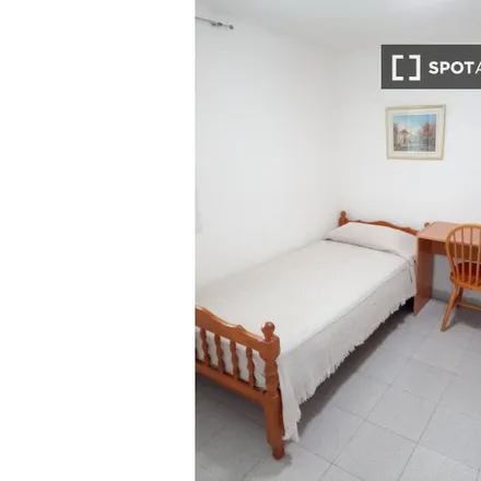 Rent this 3 bed room on Calle Castillo de Oropesa in 28037 Madrid, Spain