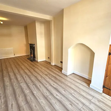 Rent this 2 bed townhouse on unnamed road in Brownhills, WS8 6JS