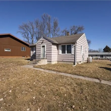Image 3 - 918 1st Street Northeast, Elbow Lake, MN 56531, USA - House for sale