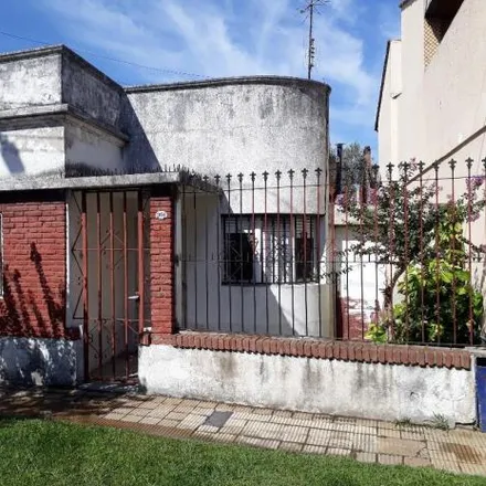 Buy this 2 bed house on Brasil 2858 in Partido de Lanús, 1822 Valentín Alsina