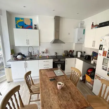 Rent this 3 bed apartment on Shu Xiang Yuan in 58 Queen's Road, Brighton