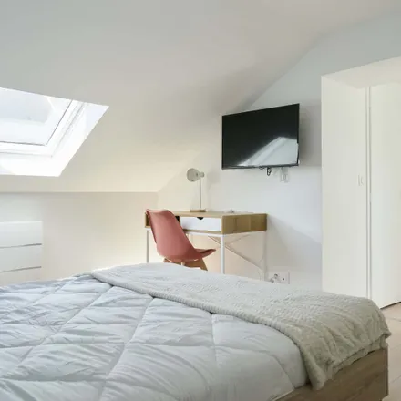 Rent this 1 bed room on 30 Rue du Général Friant in 80000 Amiens, France