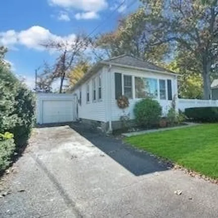 Buy this 2 bed house on 32 Annette Avenue in Nesconset, Smithtown