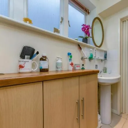 Image 5 - South Way, Lewes, BN7 1LX, United Kingdom - Apartment for sale