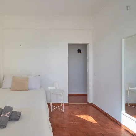 Image 5 - Seguros José Fonseca, Rua Eugénio de Castro 8A, 2800-270 Almada, Portugal - Room for rent