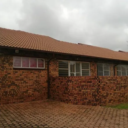 Image 8 - Wilgerood Road, Wilropark, Roodepoort, 1724, South Africa - Townhouse for rent