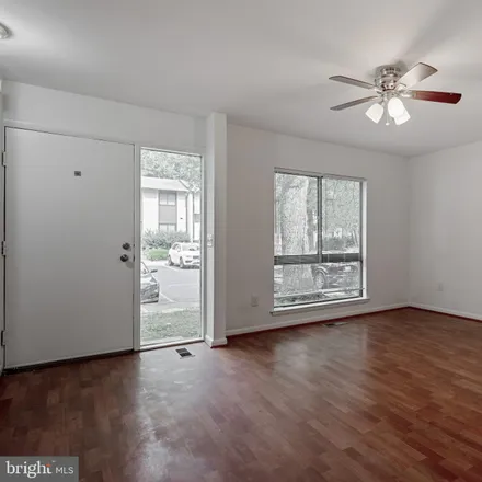 Image 5 - 11841 Coopers Court, Deepwood, Reston, VA 20191, USA - Townhouse for sale