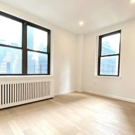 Image 7 - The Buchanan, 160 East 48th Street, New York, NY 10017, USA - Apartment for rent